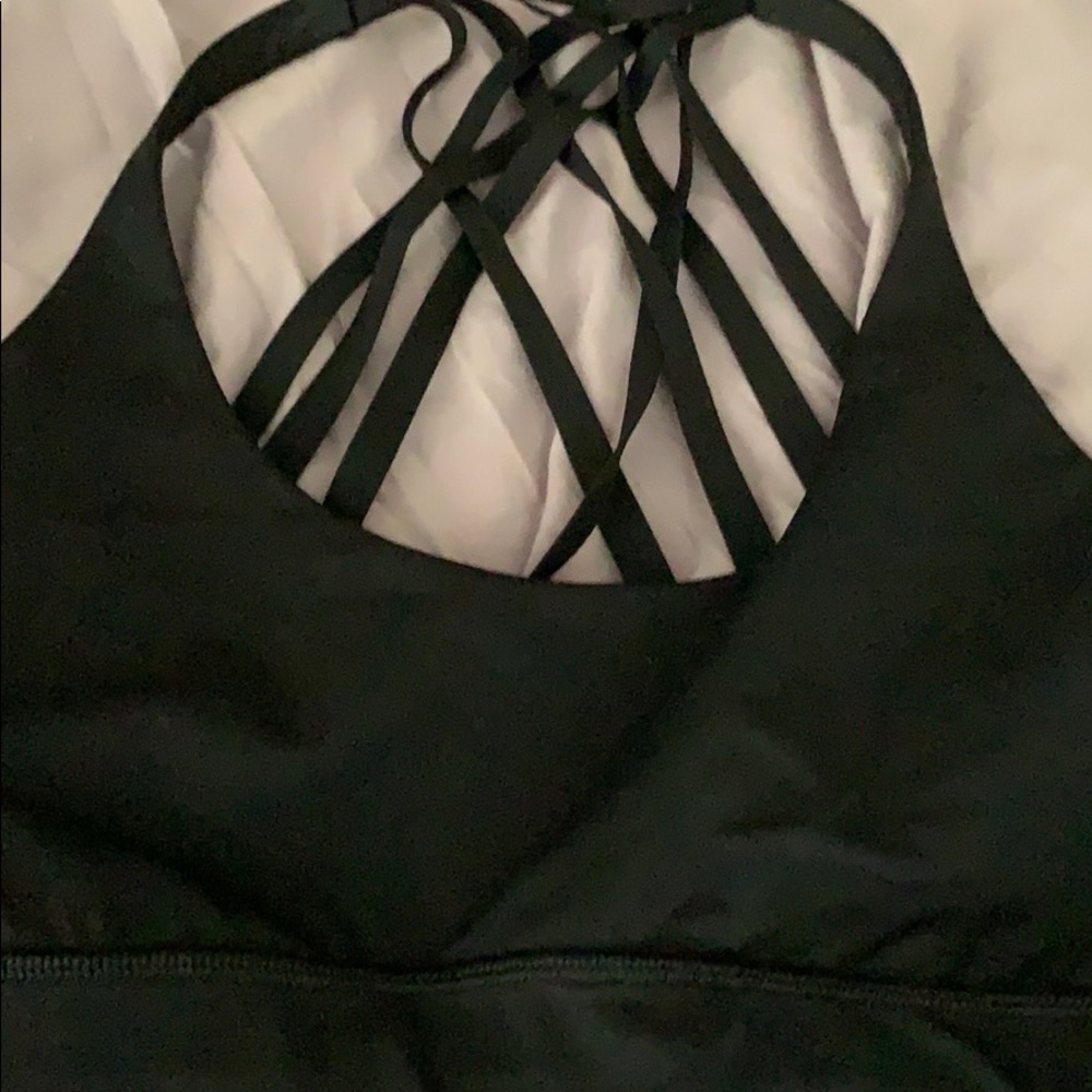 Lululemon free to be (wild) bra